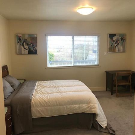 Spacious And Bright Large Suite With Separate Bathroom Richmond Exteriér fotografie